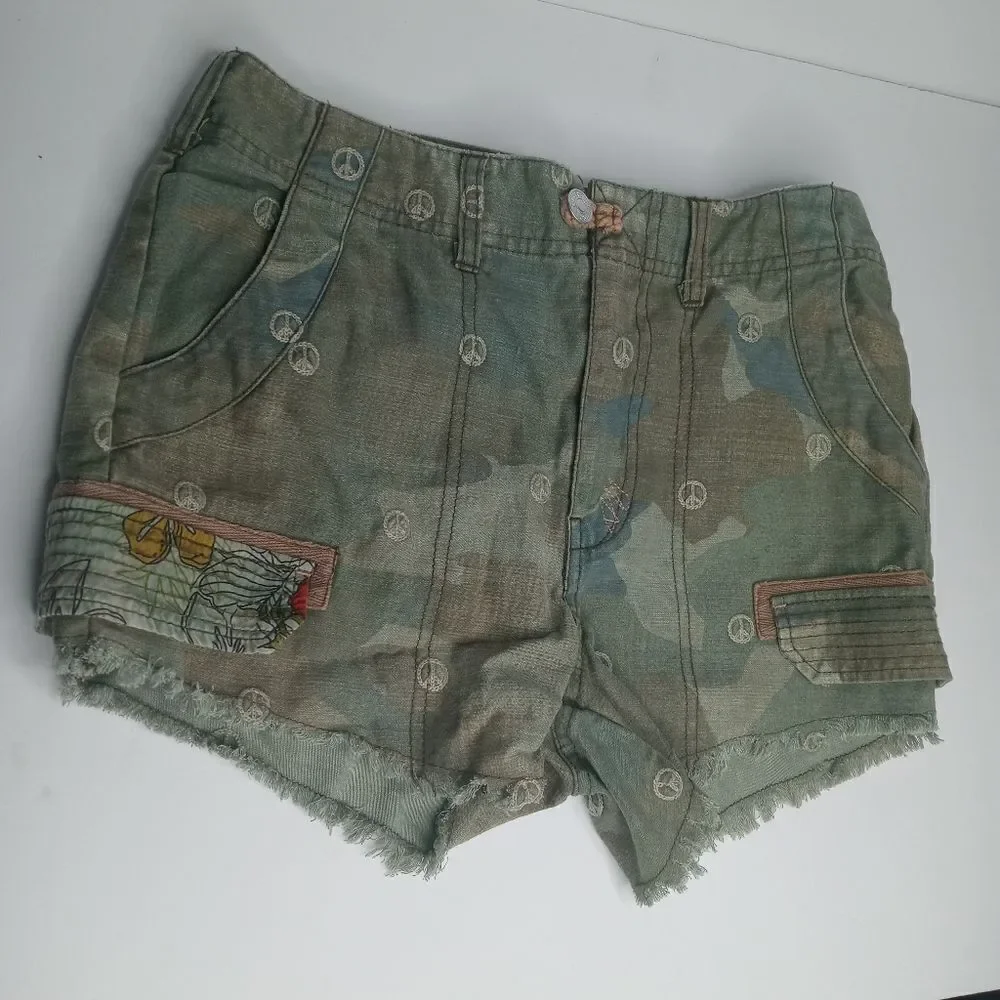 Anthropologie pilcro and the letterpress green shorts size 26P - Picture 2 of 6